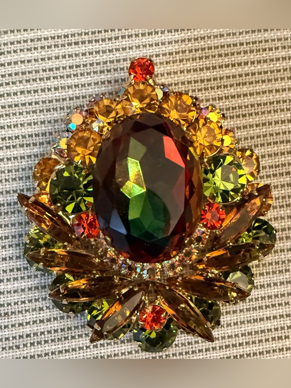 Juliana Heliotrope  Green Topaz Gold tone Rhinestone Brooch Book piece Verified